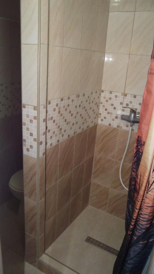 Pansion Laktasi Hostel Ngoại thất bức ảnh