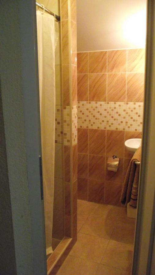 Pansion Laktasi Hostel Ngoại thất bức ảnh