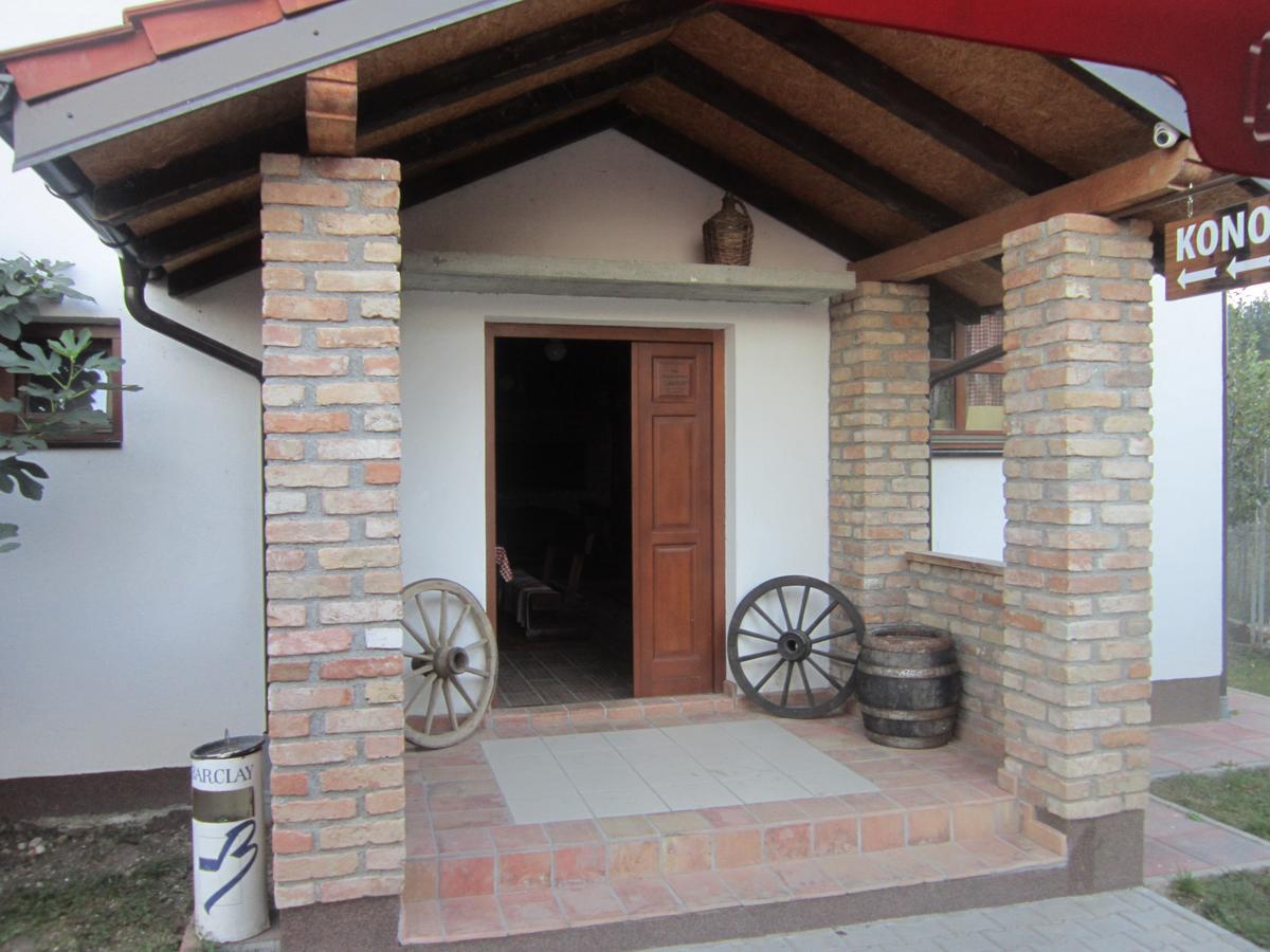 Pansion Laktasi Hostel Ngoại thất bức ảnh