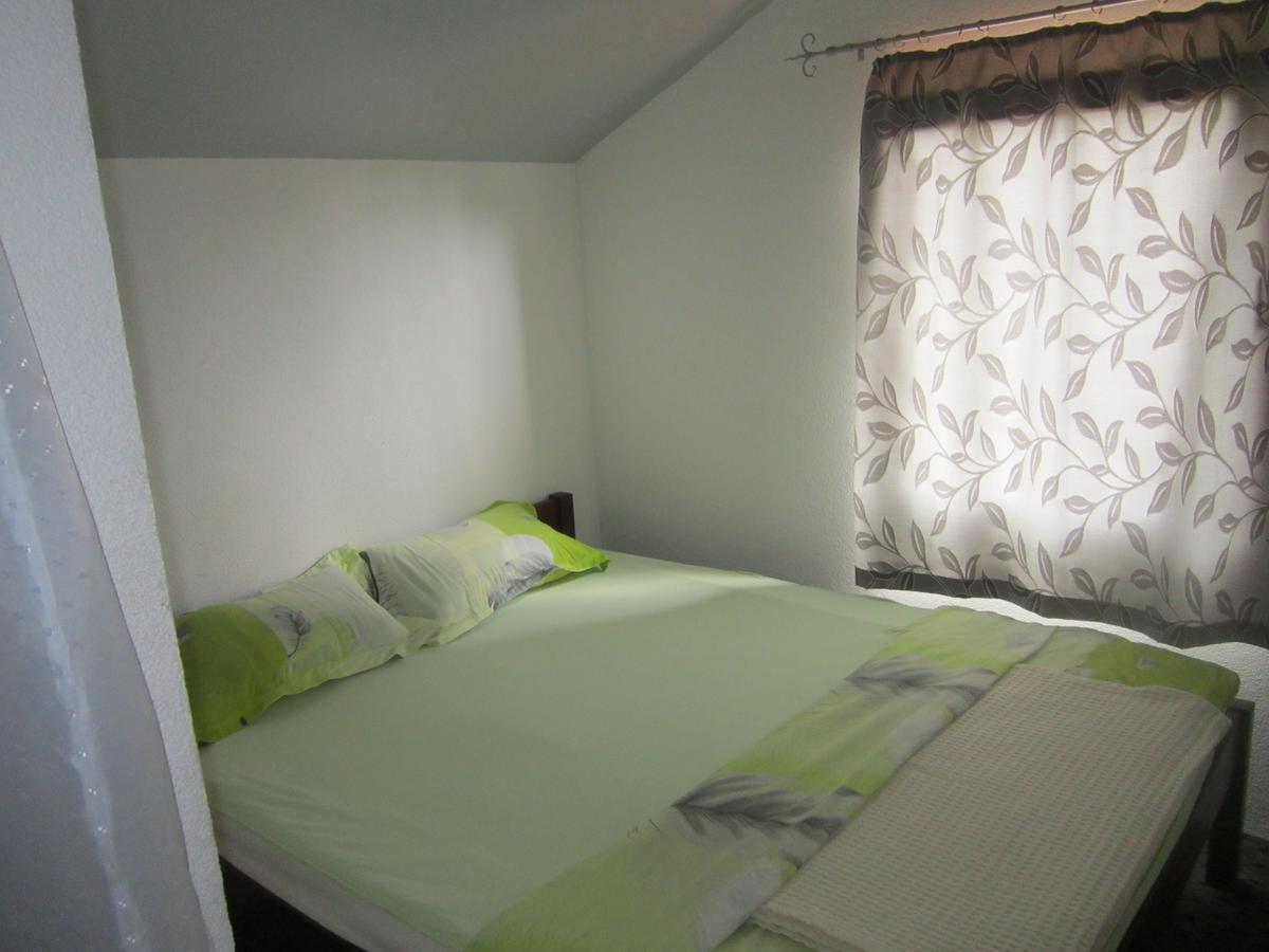 Pansion Laktasi Hostel Ngoại thất bức ảnh