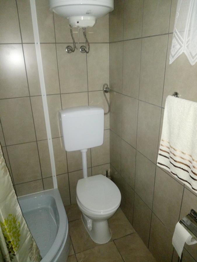 Pansion Laktasi Hostel Ngoại thất bức ảnh