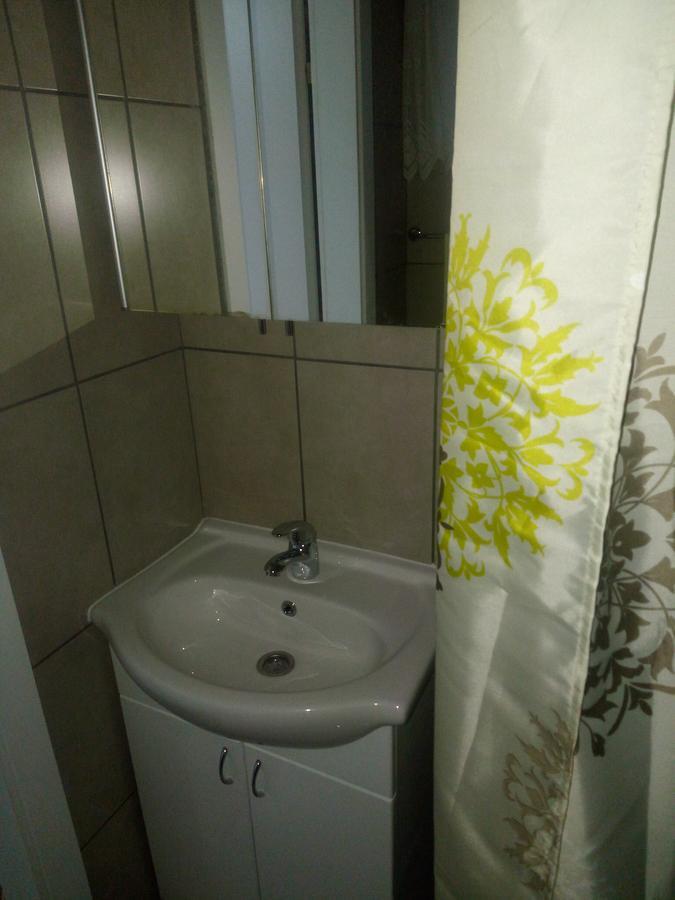 Pansion Laktasi Hostel Ngoại thất bức ảnh