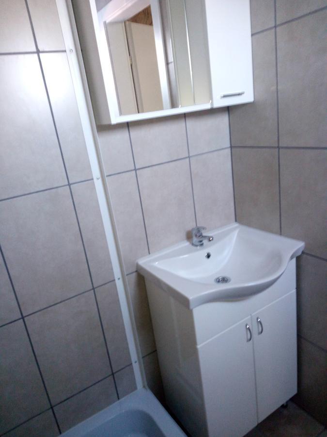 Pansion Laktasi Hostel Ngoại thất bức ảnh