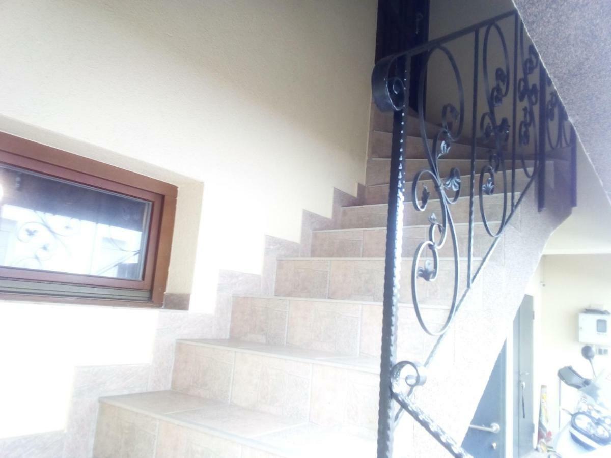Pansion Laktasi Hostel Ngoại thất bức ảnh